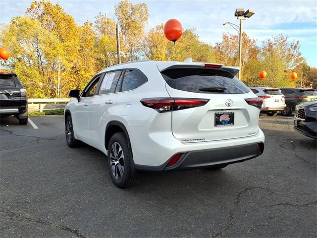 used 2024 Toyota Highlander car, priced at $42,626
