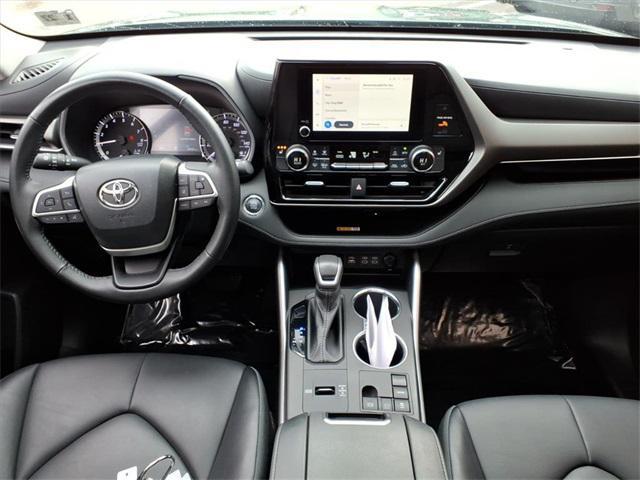 used 2023 Toyota Highlander car, priced at $34,648
