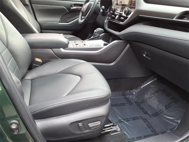 used 2023 Toyota Highlander car, priced at $34,648