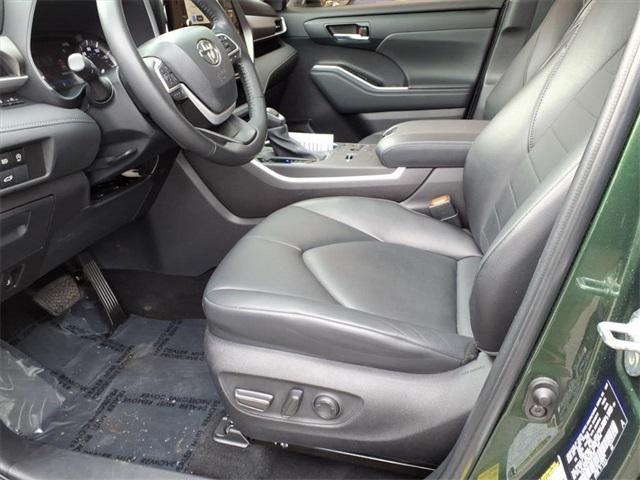 used 2023 Toyota Highlander car, priced at $34,648