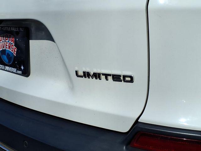 used 2019 Jeep Cherokee car, priced at $10,404