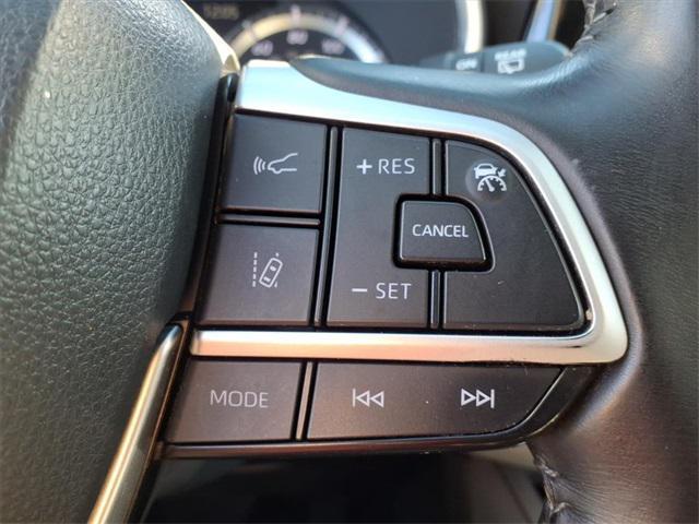 used 2022 Toyota Highlander car, priced at $33,827