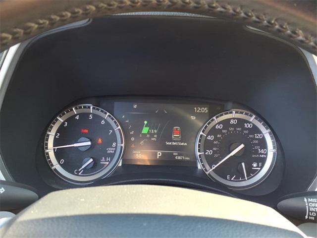 used 2022 Toyota Highlander car, priced at $33,827