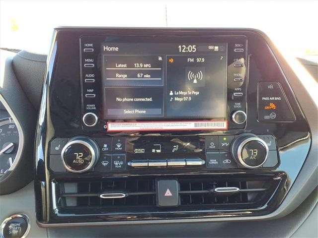 used 2022 Toyota Highlander car, priced at $33,827