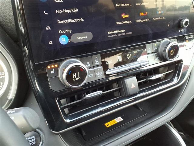 used 2023 Toyota Highlander car, priced at $35,965