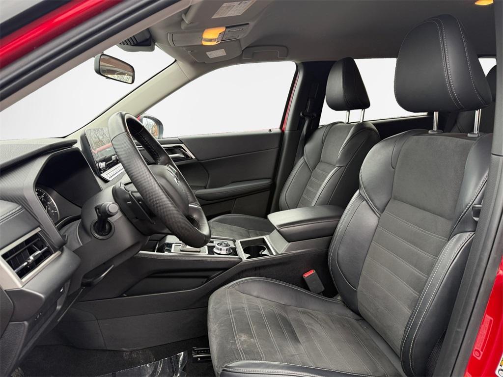 used 2024 Mitsubishi Outlander car, priced at $23,798