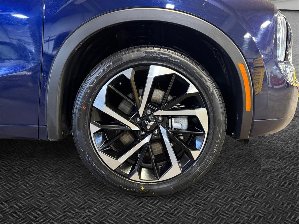 used 2023 Mitsubishi Outlander car, priced at $25,998