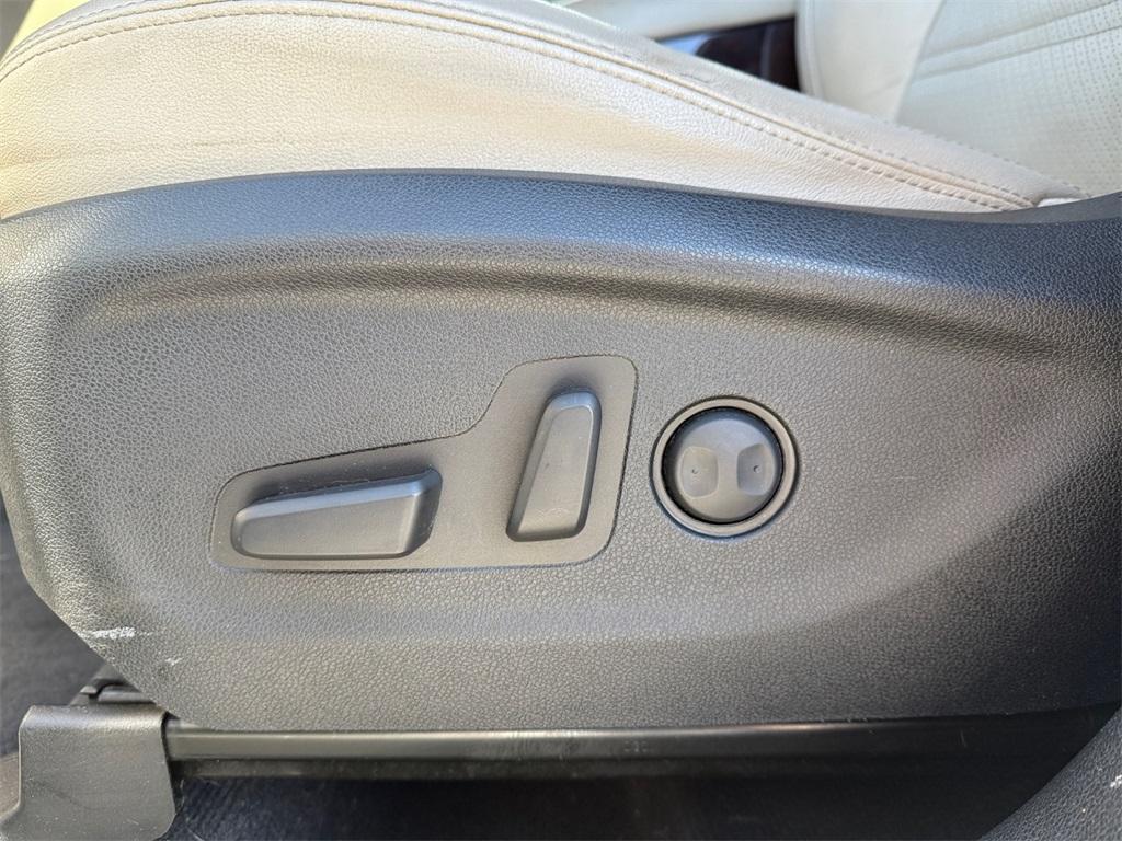 used 2017 Kia Sorento car, priced at $13,498