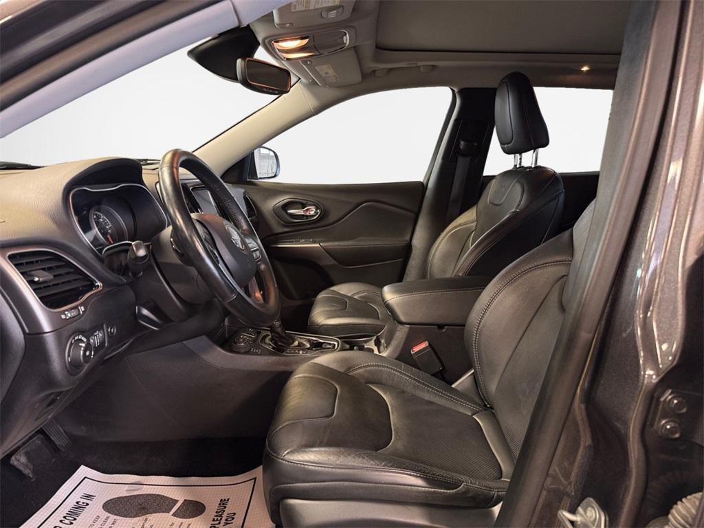 used 2021 Jeep Cherokee car, priced at $18,997