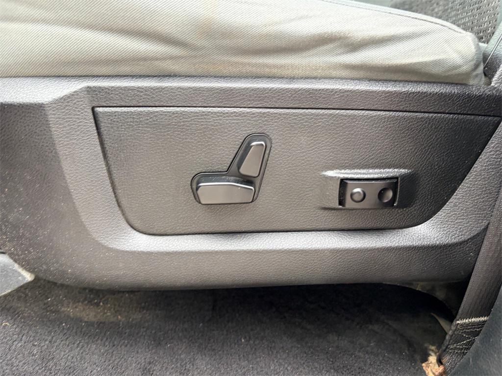 used 2015 Ram 1500 car, priced at $13,897