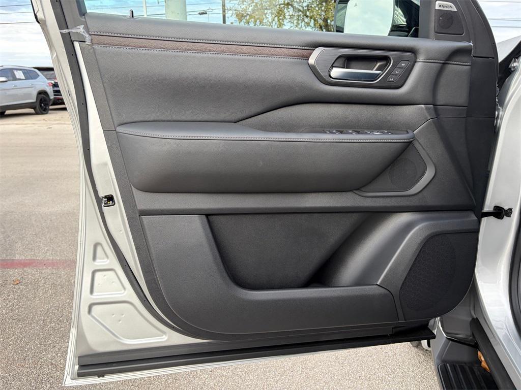 new 2026 Nissan Armada car, priced at $63,595