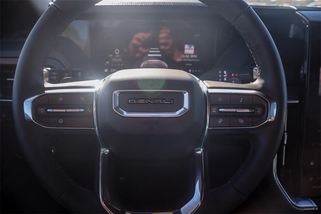 used 2025 GMC Yukon car, priced at $72,000