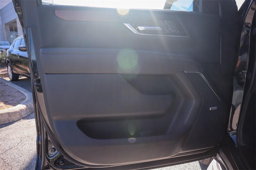 used 2025 GMC Yukon car, priced at $72,000