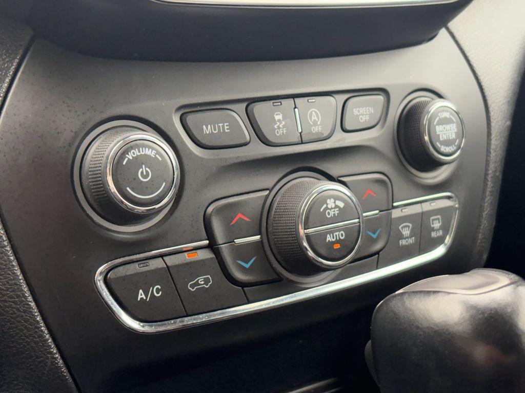 used 2021 Jeep Cherokee car, priced at $22,842