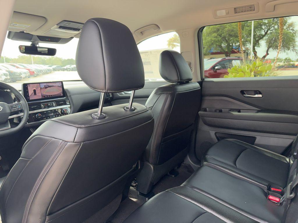 new 2026 Nissan Pathfinder car, priced at $40,581