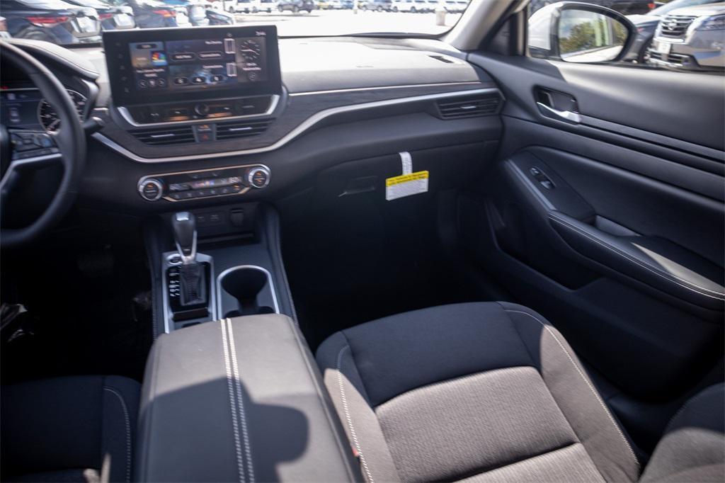 new 2025 Nissan Altima car, priced at $26,946