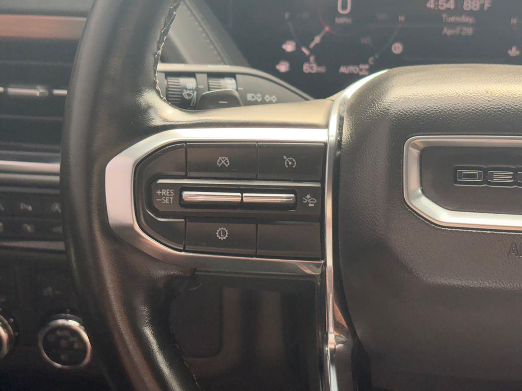 used 2025 GMC Yukon car, priced at $70,754