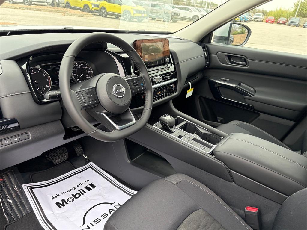 new 2025 Nissan Pathfinder car, priced at $35,783