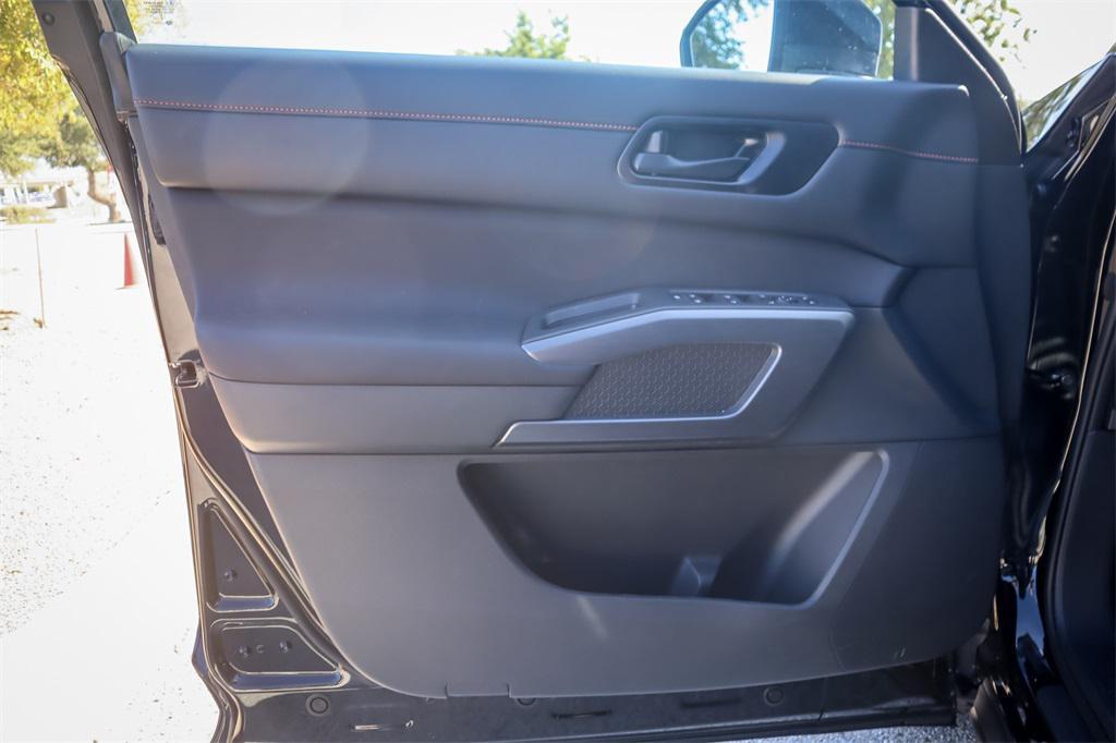 new 2025 Nissan Pathfinder car, priced at $39,326