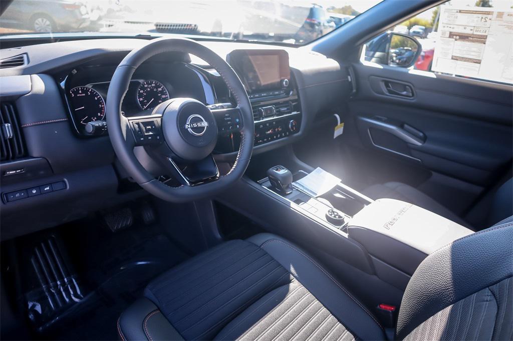 new 2025 Nissan Pathfinder car, priced at $39,326