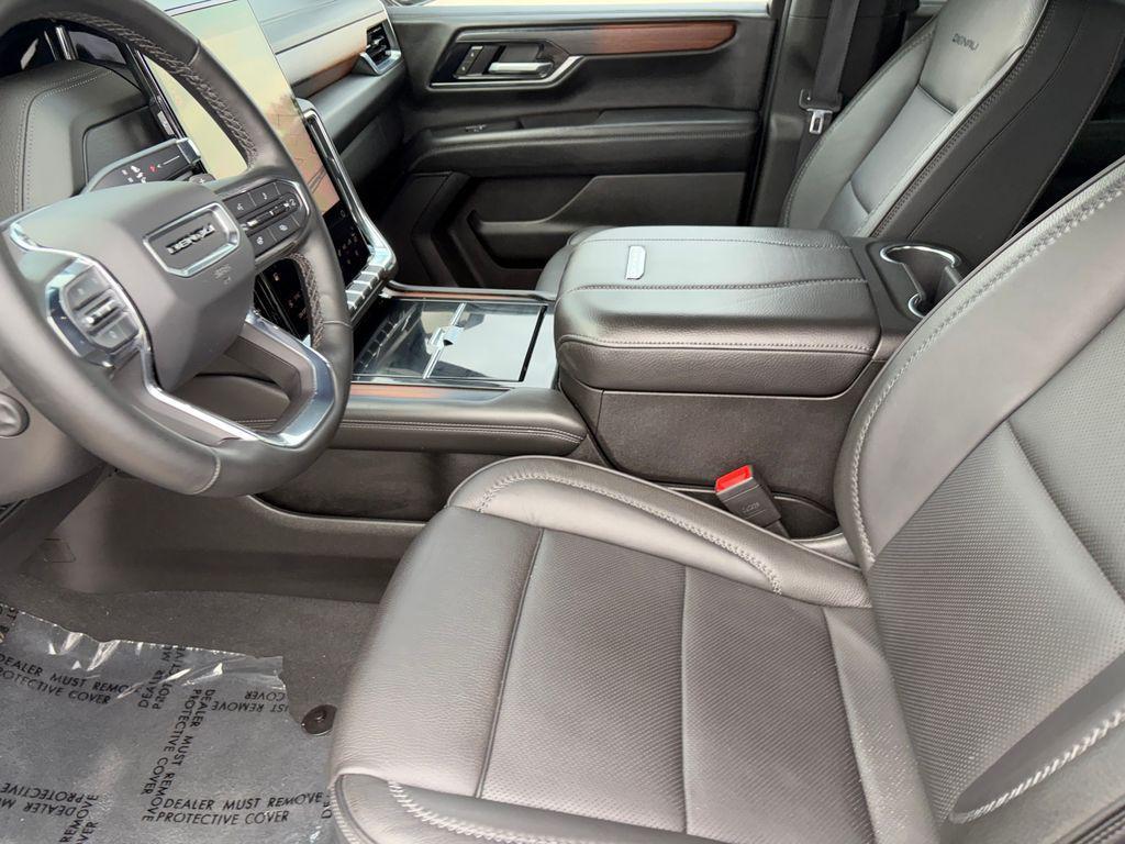 used 2025 GMC Yukon car, priced at $72,000