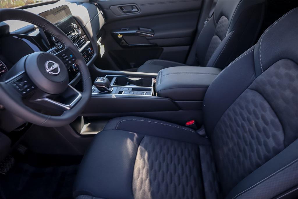 new 2025 Nissan Pathfinder car, priced at $37,026