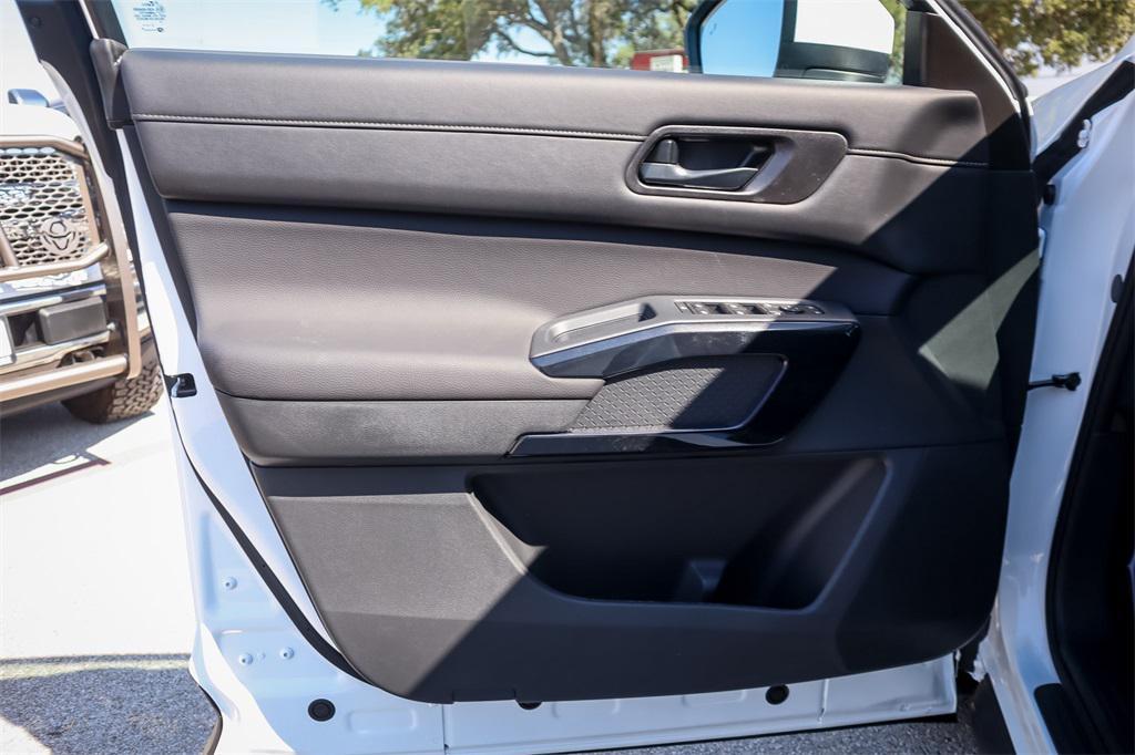 new 2025 Nissan Pathfinder car, priced at $37,026