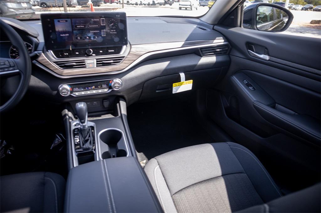 new 2025 Nissan Altima car, priced at $25,626