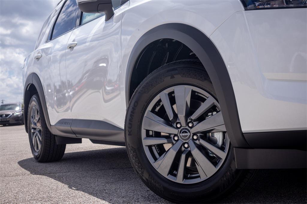 new 2025 Nissan Pathfinder car, priced at $35,675