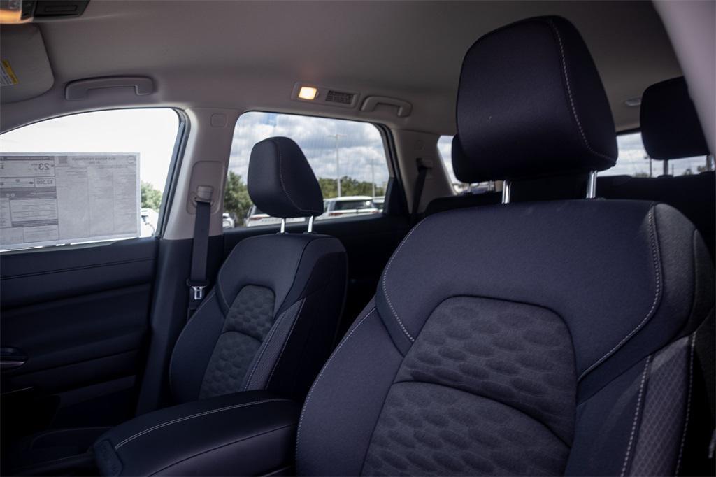 new 2025 Nissan Pathfinder car, priced at $35,675