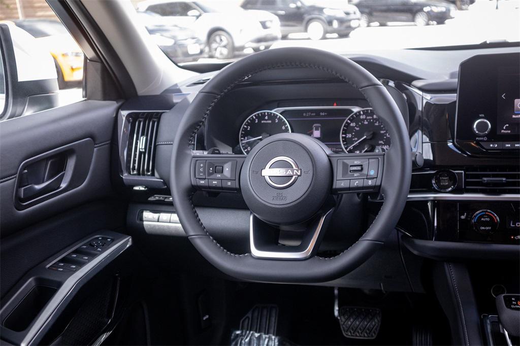 new 2025 Nissan Pathfinder car, priced at $35,675