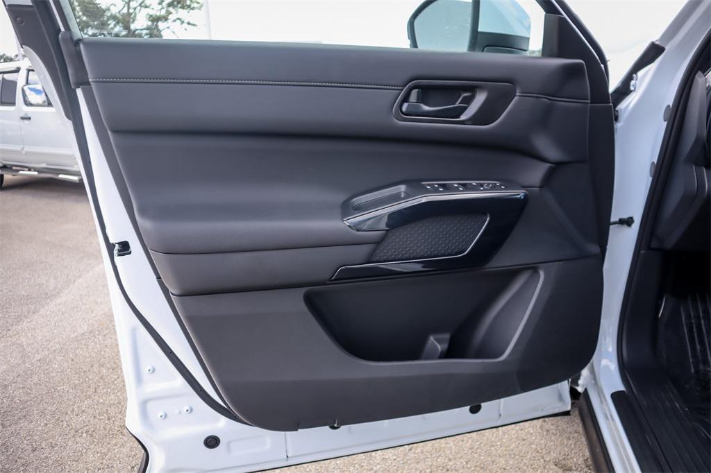 new 2025 Nissan Pathfinder car, priced at $36,130