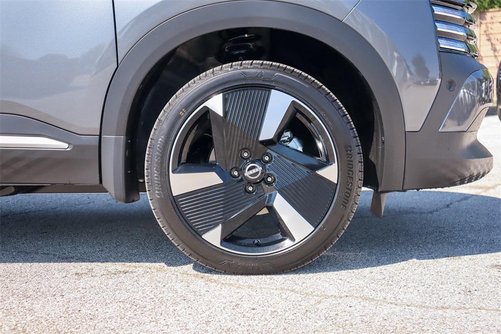 new 2025 Nissan Kicks car, priced at $26,100