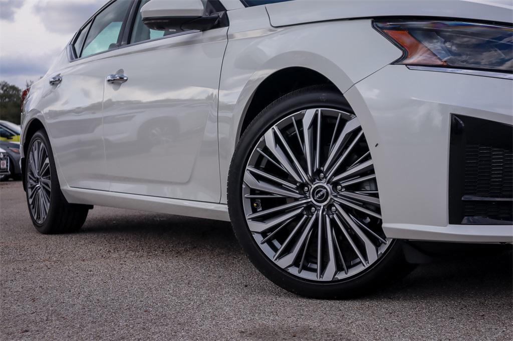 new 2025 Nissan Altima car, priced at $30,214