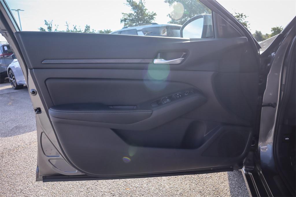 new 2025 Nissan Altima car, priced at $25,626