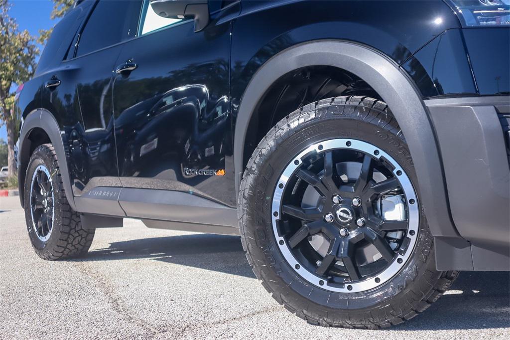 new 2025 Nissan Pathfinder car, priced at $39,326