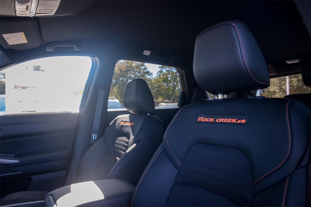 new 2025 Nissan Pathfinder car, priced at $39,326