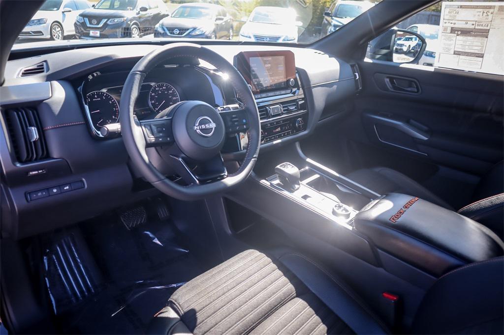 new 2025 Nissan Pathfinder car, priced at $39,326