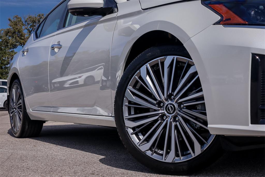 new 2025 Nissan Altima car, priced at $30,408