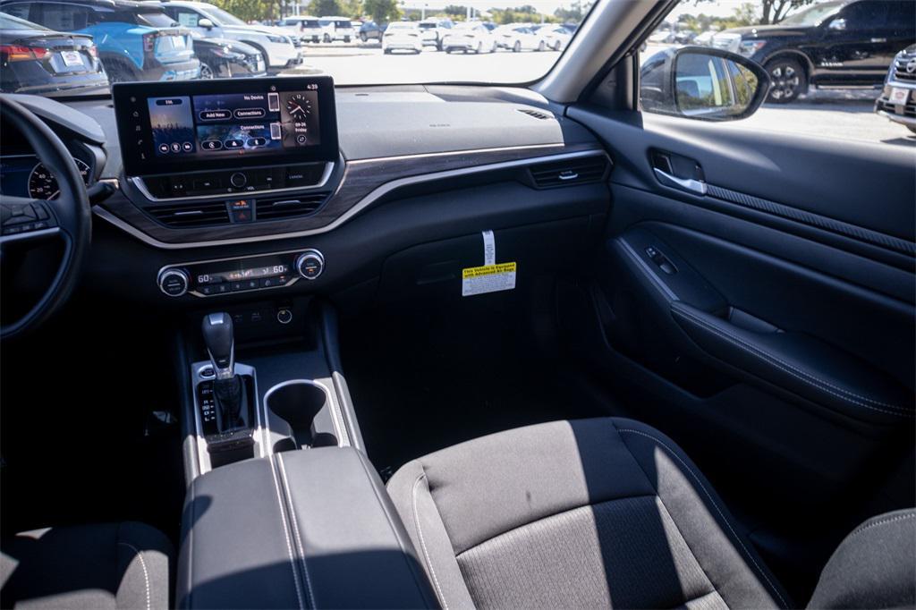 new 2025 Nissan Altima car, priced at $25,556