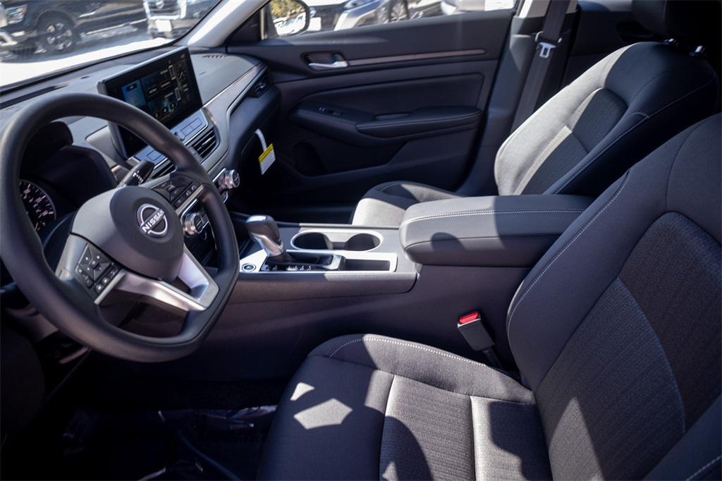 new 2025 Nissan Altima car, priced at $25,556