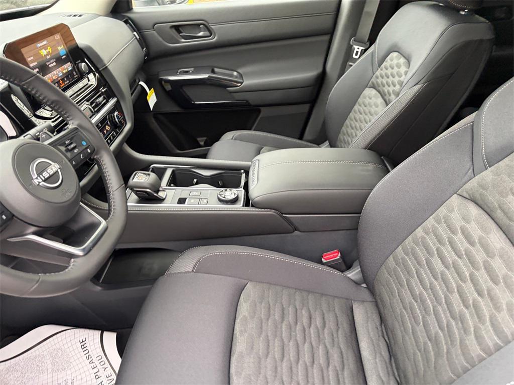 new 2025 Nissan Pathfinder car, priced at $37,207