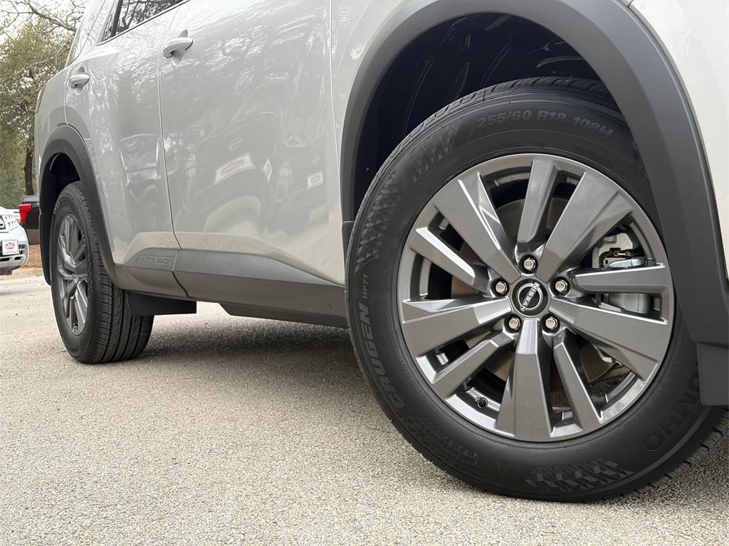 new 2025 Nissan Pathfinder car, priced at $37,207