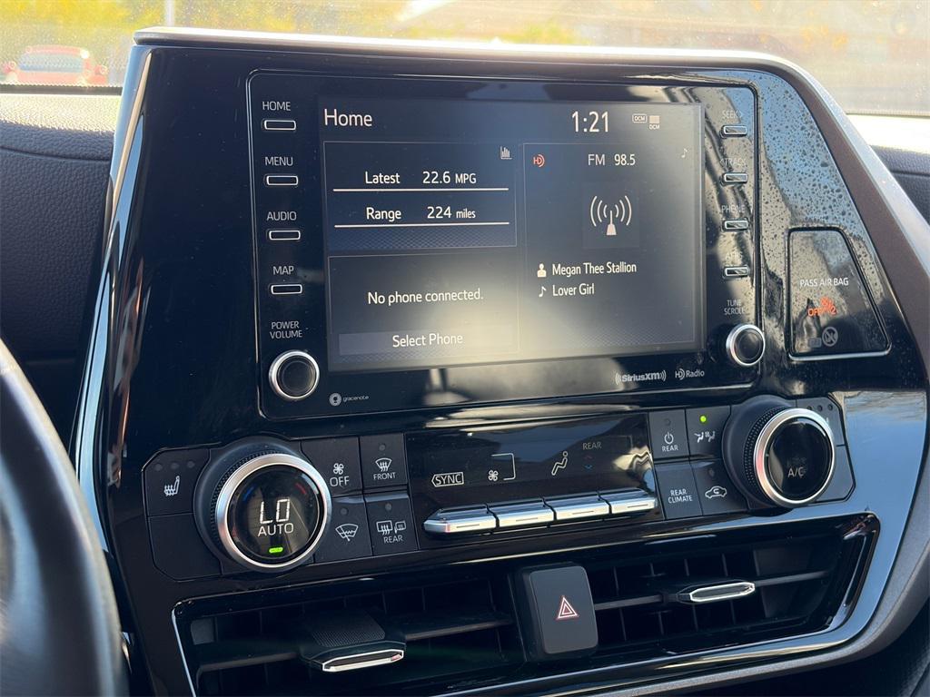 used 2022 Toyota Highlander car, priced at $26,899