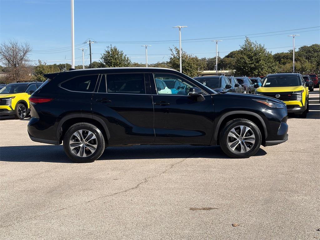 used 2022 Toyota Highlander car, priced at $26,899