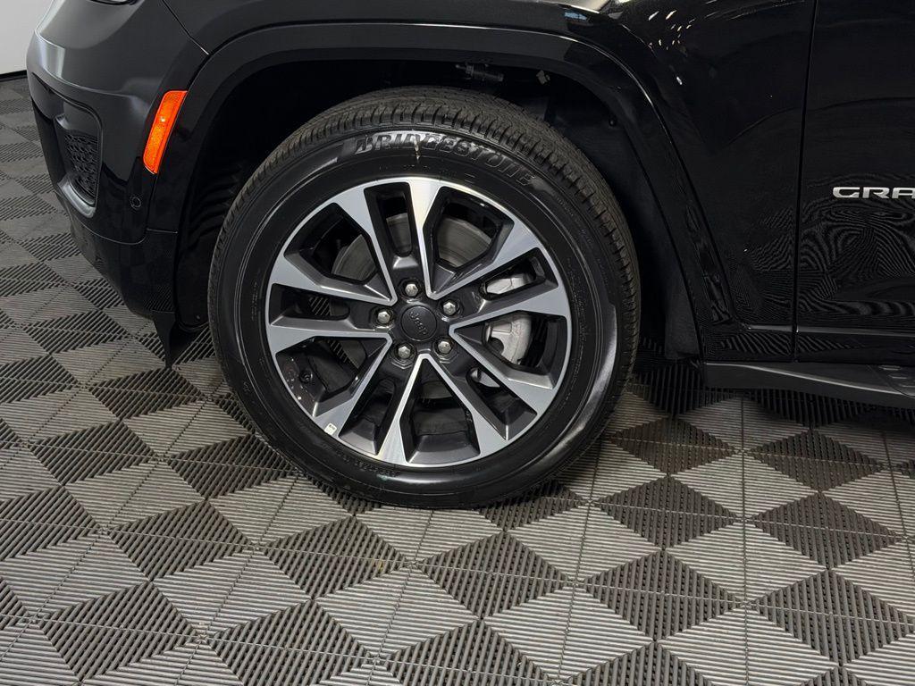 used 2025 Jeep Grand Cherokee L car, priced at $45,875