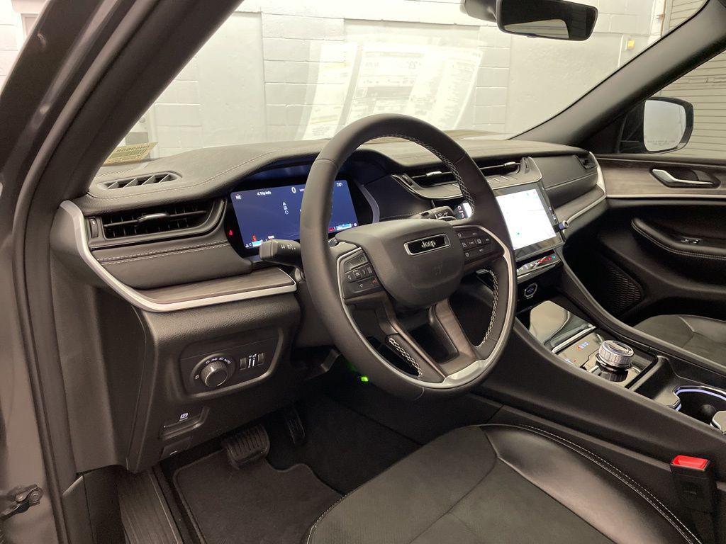 new 2026 Jeep Grand Cherokee car, priced at $39,406