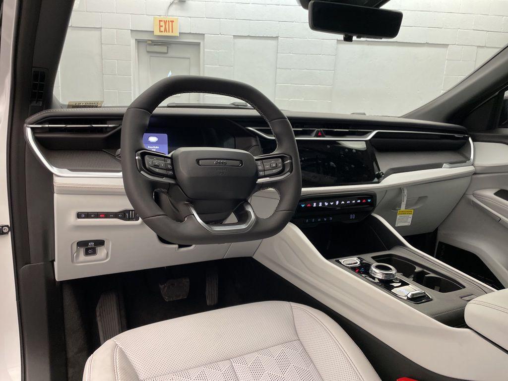 new 2026 Jeep Cherokee car, priced at $40,086