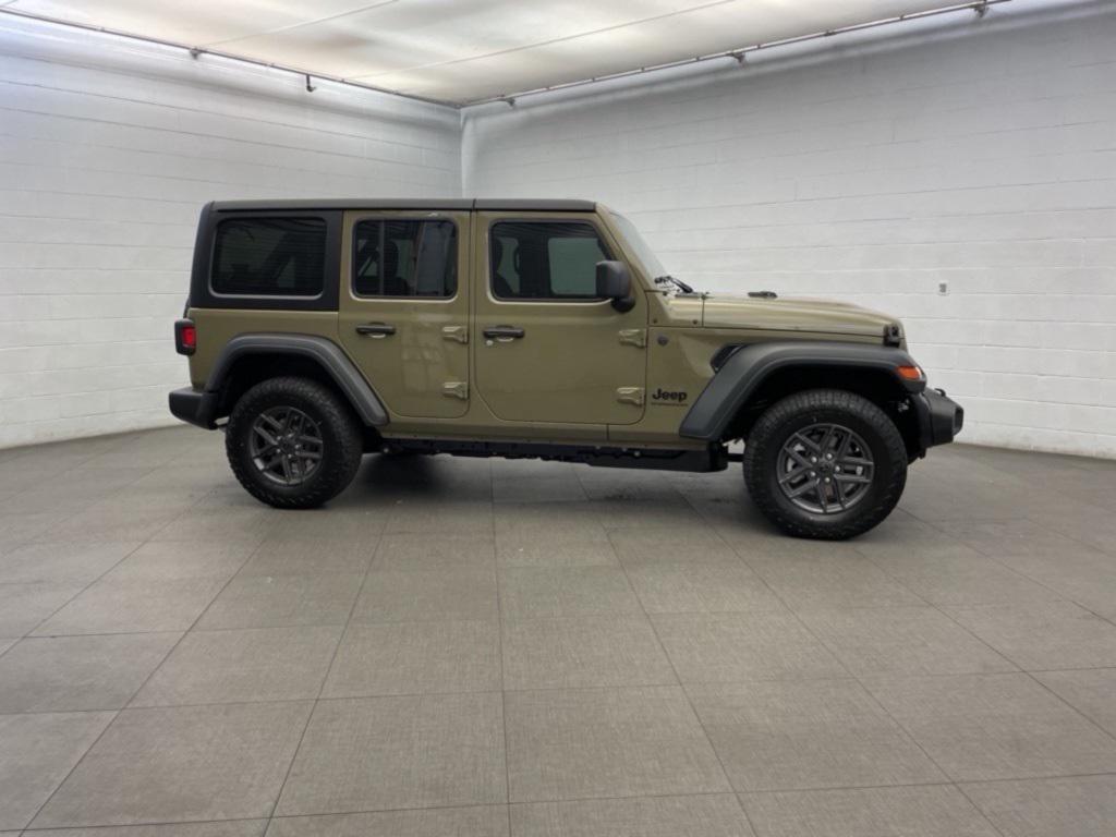 new 2026 Jeep Wrangler car, priced at $43,371