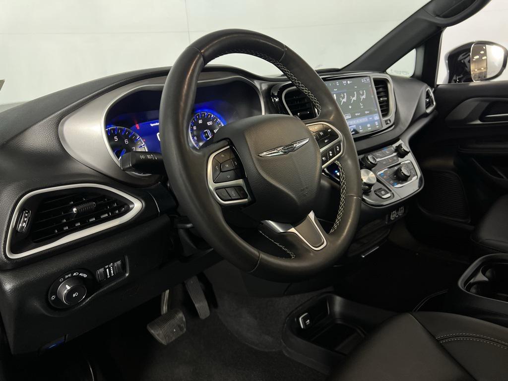 used 2025 Chrysler Pacifica car, priced at $31,973